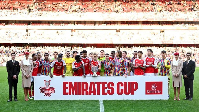 Giải Emirates Cup do hãng hàng không Emirates tài trợ